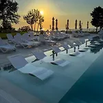 Apartment Allure Apartment Panoramicsea View,Pool & Spa,Free Parking,Varna