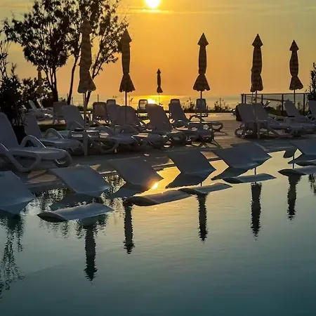Apartamento Allure Panoramicsea View,pool & Spa,free Parking,varna Golden Sands