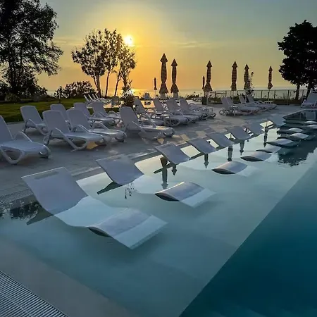 Apartamento Allure Panoramicsea View,pool & Spa,free Parking,varna